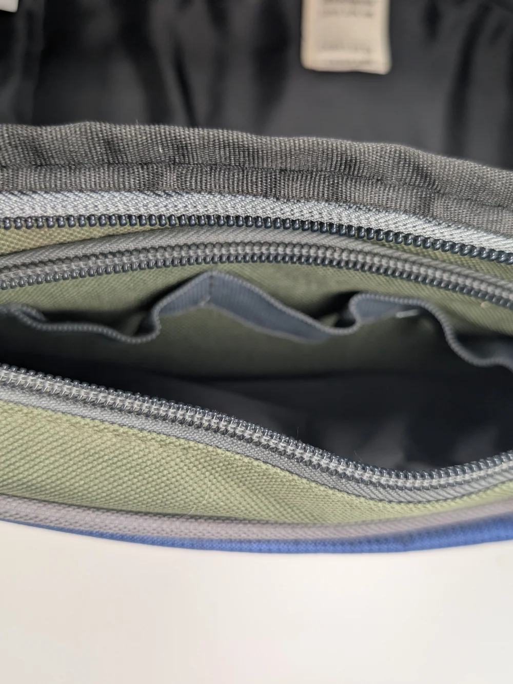 VTG Y2K Plano Softside Fishing Tackle Bag Shoulder Strap Pack Green Blue Red